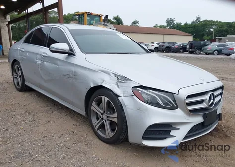 2017 Mercedes-Benz E 300 4Matic z USA, uszkodzony, nr VIN WDDZF4KB3HA208770